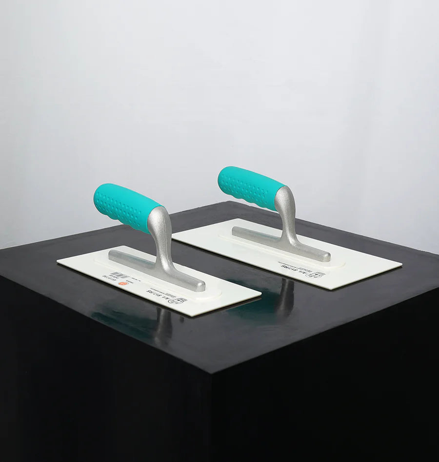 Plastic White Base Trowel